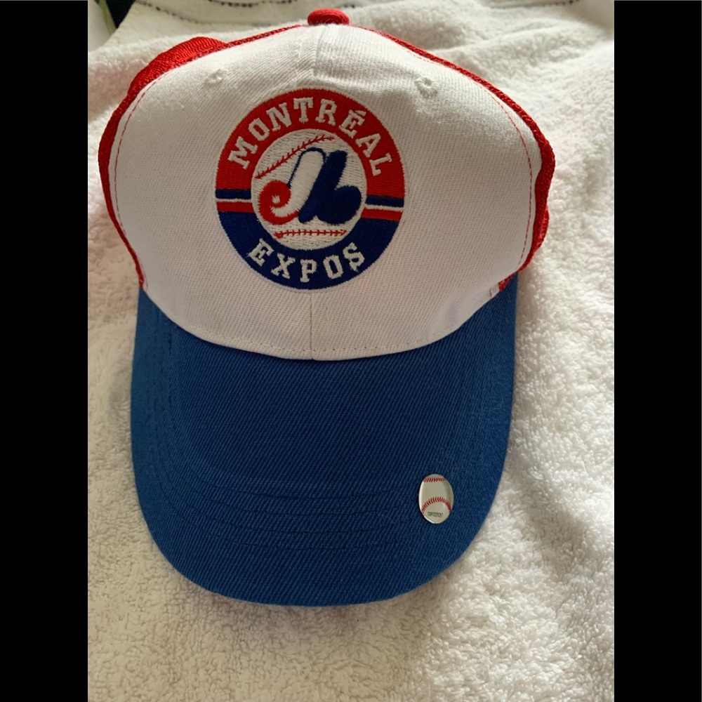 Montréal Expos baseball caps made in Cooperstown